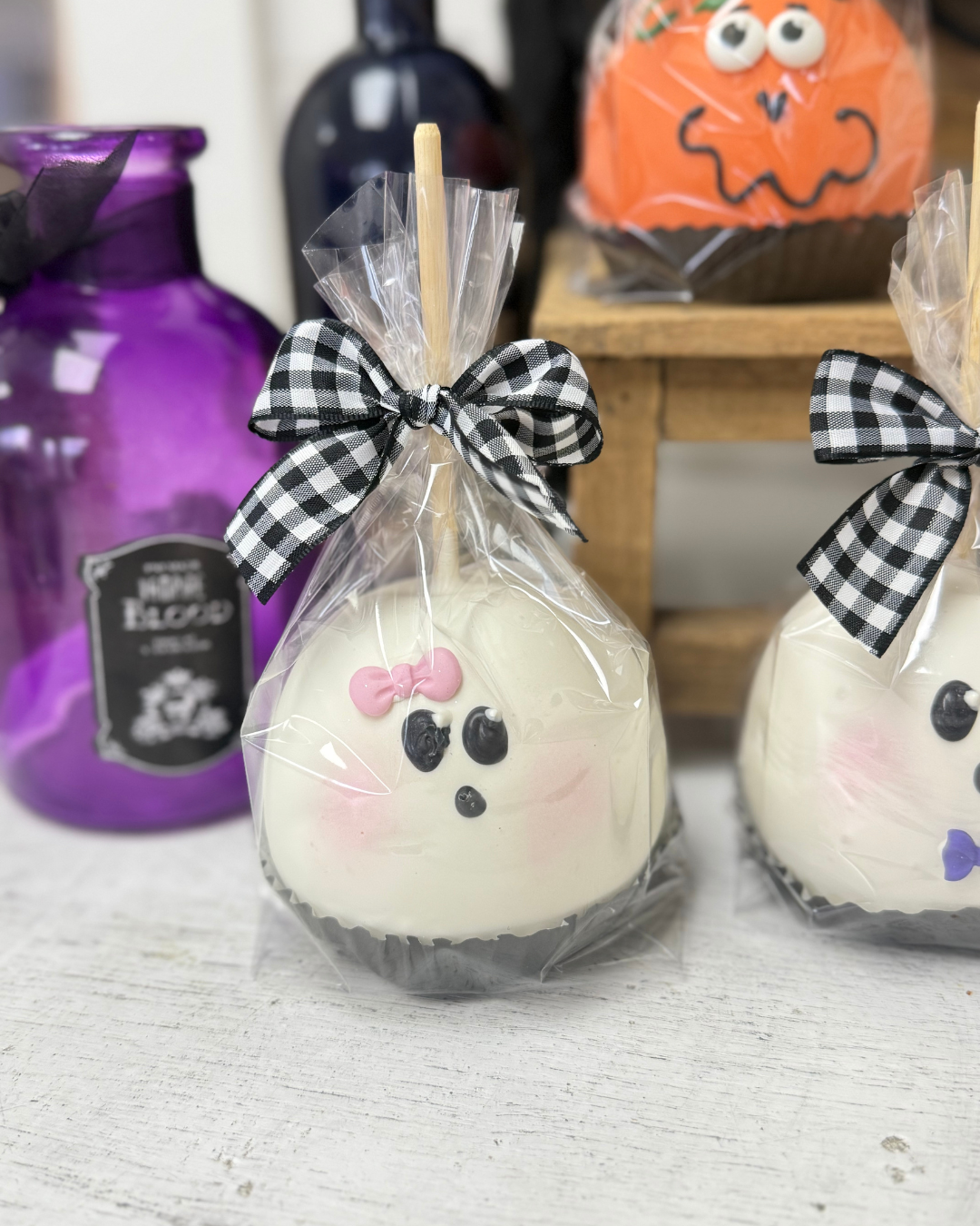 Ms. Gal Ghoul Apple
