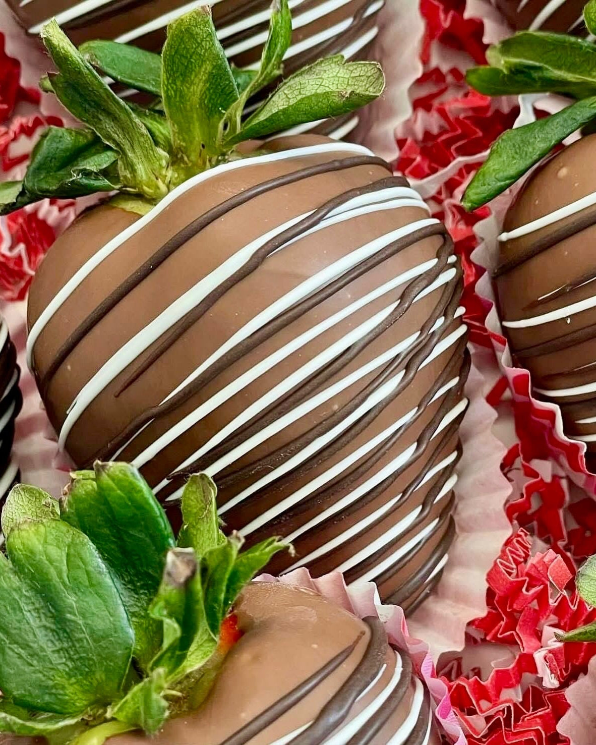 18 Petite Chocolate Dipped Strawberries